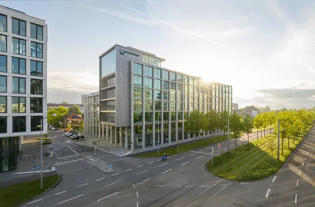 Süd-West-Ansicht Sonnenaufgang weisenburger Firmenzentrale © HGEsch Süd-West-Ansicht der weisenburger Firmenzentrale bei Sonnenaufgang