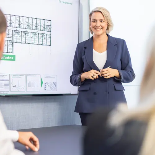 Jobs in der Projektentwicklung bei weisenburger Projektentwicklerin Präsentation bei weisenburger