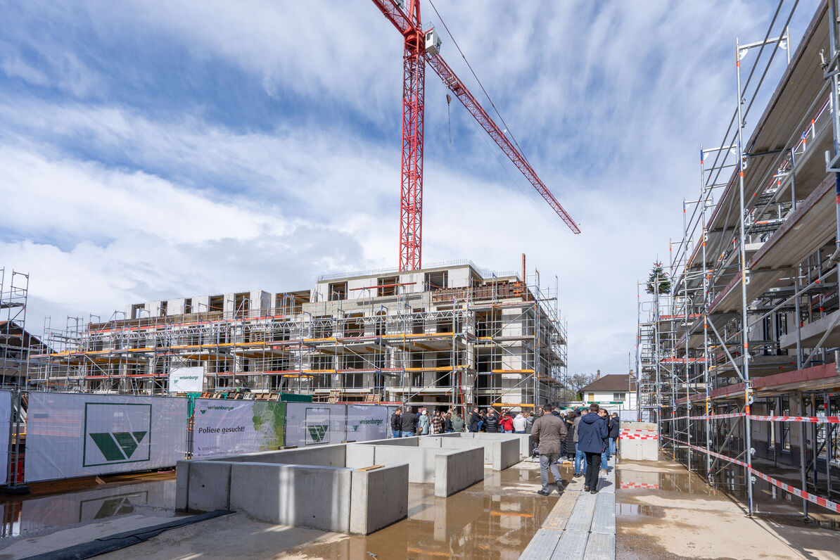 Baustelle von weisenburger auf der Personen sind