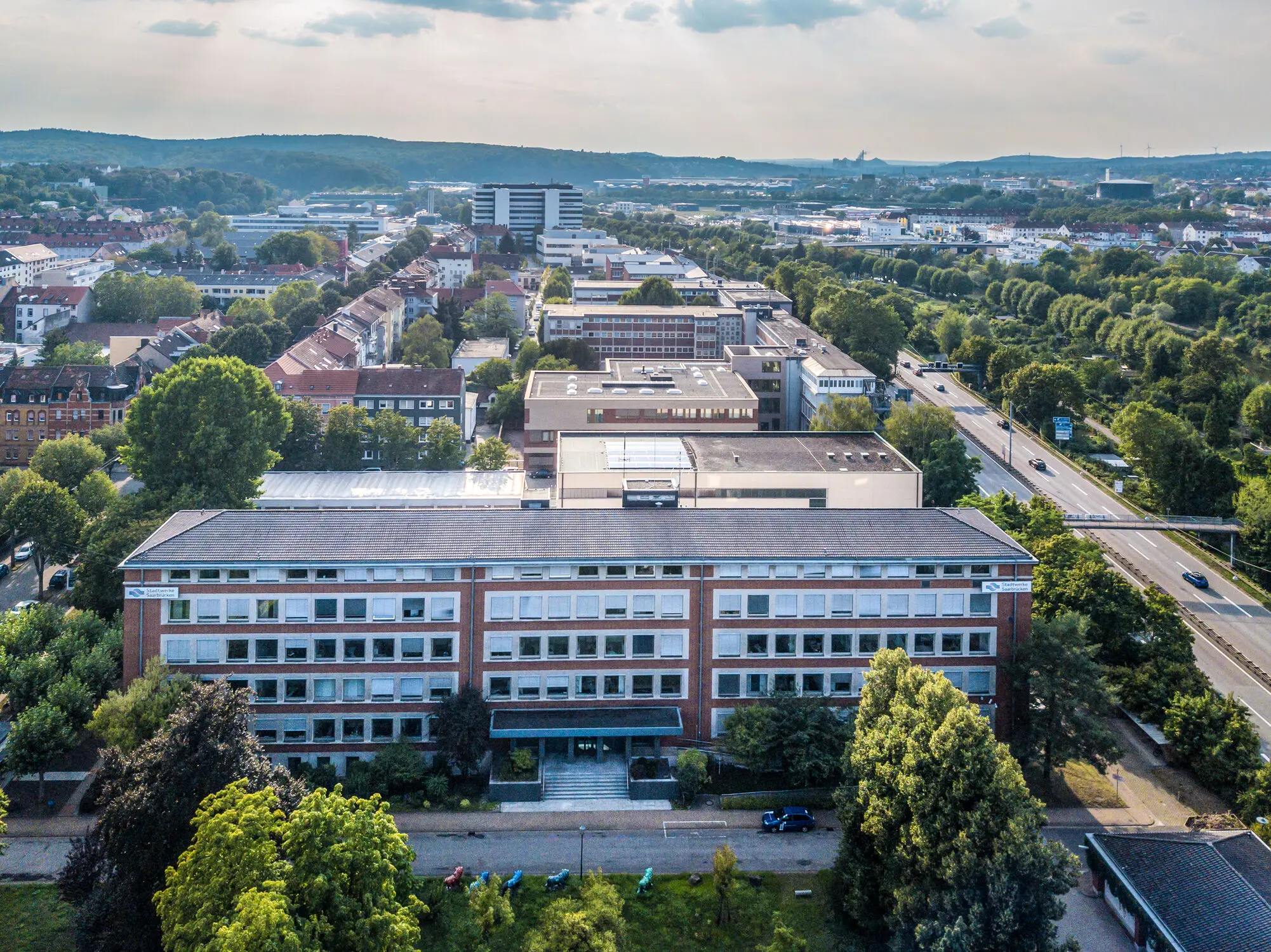 Administration building Stadtwerke Saarbrücken © HONK Drone shot of the administration buildings of Stadtwerke Saarbrücken