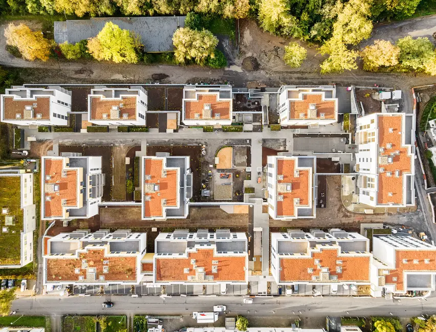 Vogelperspektive vom Wohnquartier in Bad-Friedrichshall Drohnenaufnahmen von einem Wohnquartier mit vielen Mehrfamilienhäusern in Bad Friedrichshall